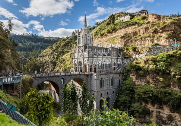 Santuario_de_Las_Lajas,_Ipiales,_Colombia,_2015-07-21,_DD_21-23_HDR